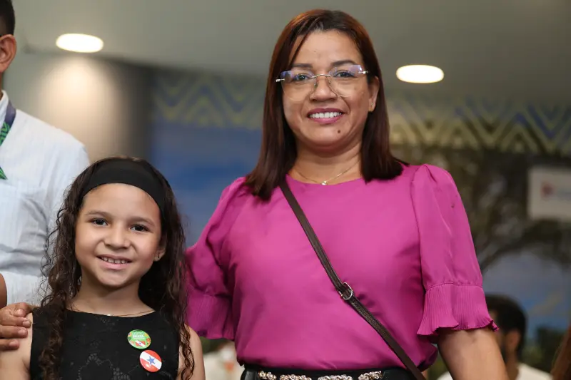 Elen oliveira e Ana Lígia <div class='credito_fotos'>Foto: Bruno Cruz / Ag. Pará &nbsp;&nbsp;|&nbsp;&nbsp; <a href='/midias/2025/originais/20251117123132-GF00025559-F00468846.jpg' download><i class='fa-solid fa-download'></i> Download</a></div>