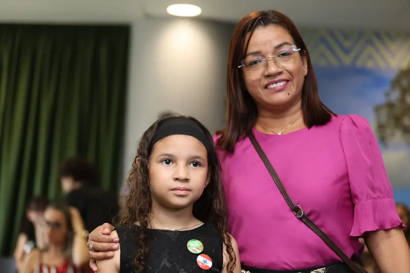 Elen oliveira e Ana Lígia <div class='credito_fotos'>Foto: Bruno Cruz / Ag. Pará &nbsp;&nbsp;|&nbsp;&nbsp; <a href='/midias/2025/originais/20251117123135-GF00025559-F00468848.jpg' download><i class='fa-solid fa-download'></i> Download</a></div>