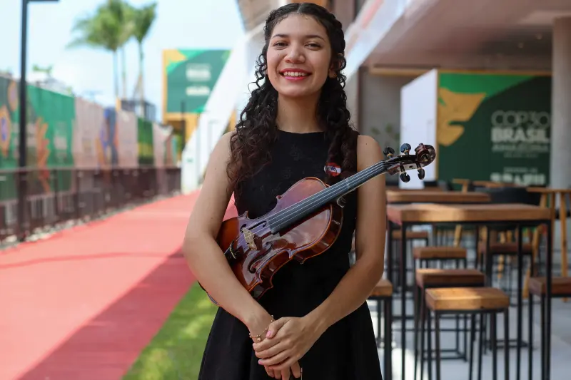 Thalia Andrade/estudante usina Bengui <div class='credito_fotos'>Foto: Bruno Cruz / Ag. Pará &nbsp;&nbsp;|&nbsp;&nbsp; <a href='/midias/2025/originais/20251117143841-GF00025562-F00468928.jpg' download><i class='fa-solid fa-download'></i> Download</a></div>