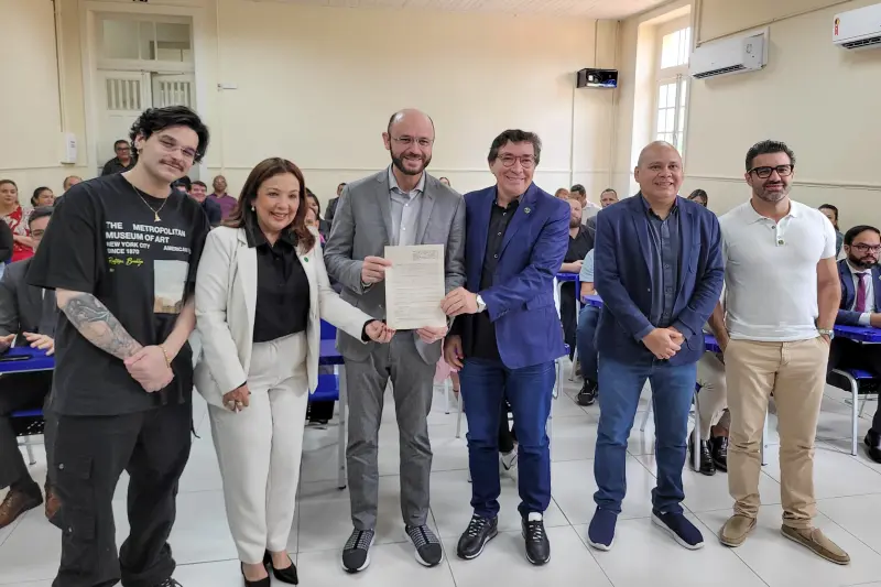 notícia: Seduc e universidade firmam parceria para qualificar e inserir alunos no mercado de trabalho