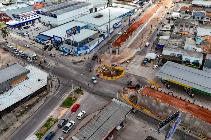 notícia: Trânsito é alterado nas avenidas Mário Covas e Três Corações para obras do viaduto