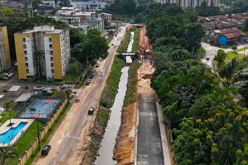 notícia: Obras de macrodrenagem dos canais Bengui e Marambaia chegam a 60% de conclusão