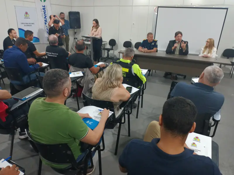 notícia: Detran capacita gestores municipais de trânsito de Castanhal e região 