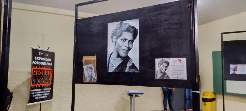 notícia: Exposição fotográfica valoriza a história afro-brasileira em escolas da rede estadual