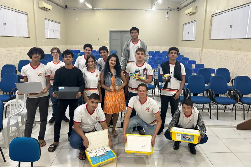 notícia: Governo do Estado prioriza investimentos em tecnologia para aperfeiçoar a educação