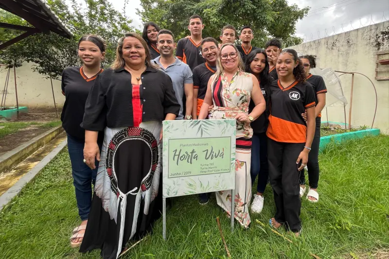 notícia: Oficina ambiental ensina aos estudantes a produção de papel semente em Belém