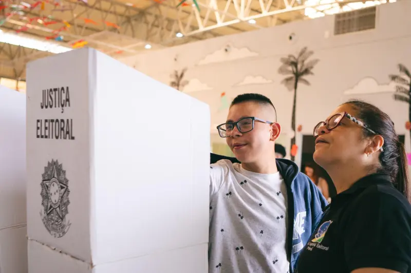 notícia: Ação itinerante leva serviços eleitorais a usuários do Centro de Inclusão e Reabilitação