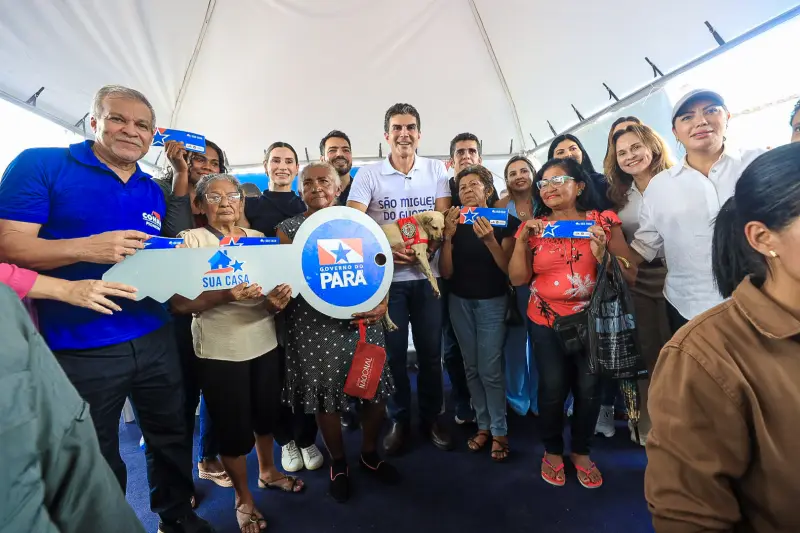 notícia: Famílias de Mãe do Rio e São Miguel do Guamá recebem benefício habitacional do Governo do Estado