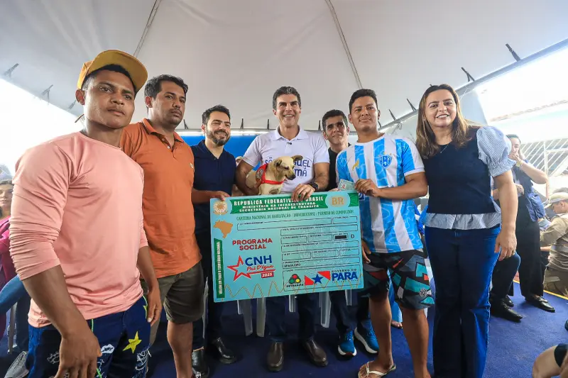 notícia: Beneficiários de São Miguel do Guamá recebem CNH Pai D'égua