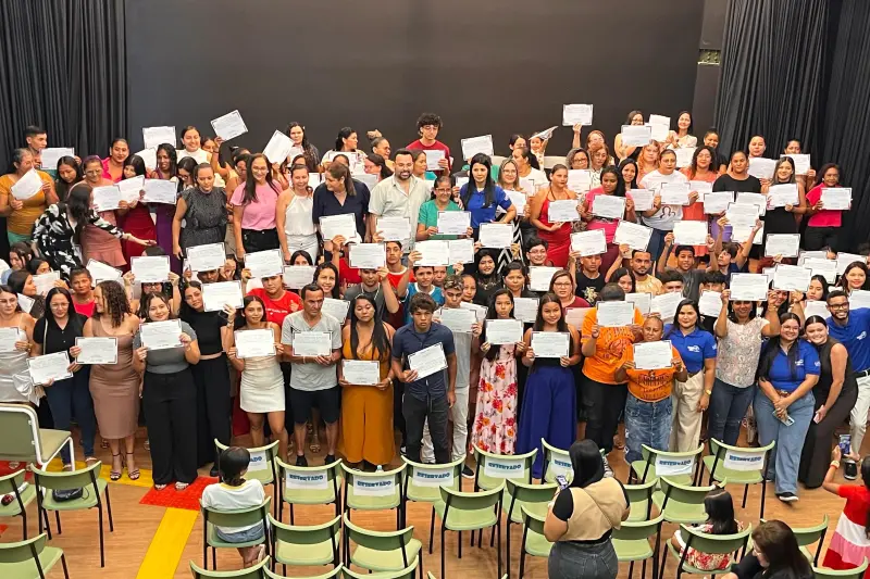 notícia: Em Castanhal, Usina da Paz certifica mais de 200 alunos em cursos de qualificação