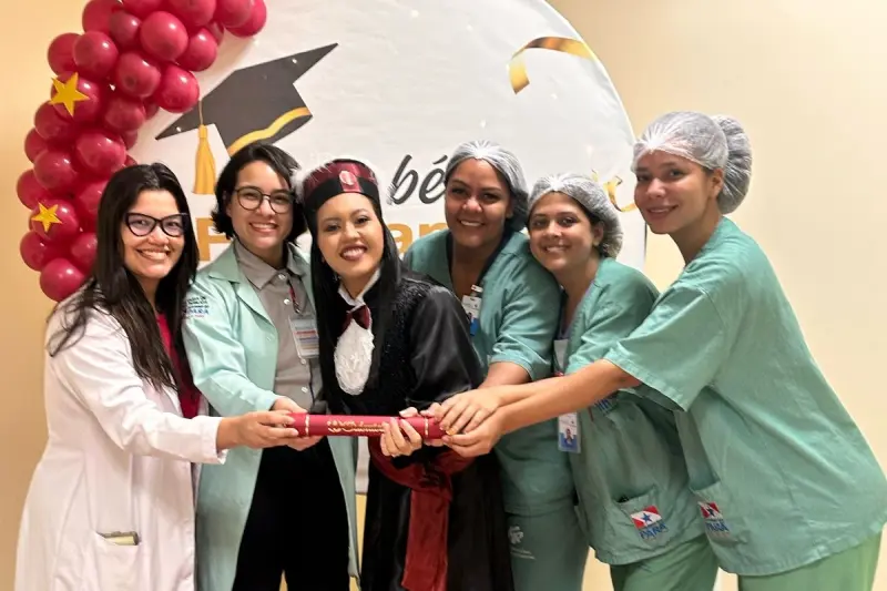 notícia: Hospital Regional de Castanhal promove cerimônia de formatura para paciente internada