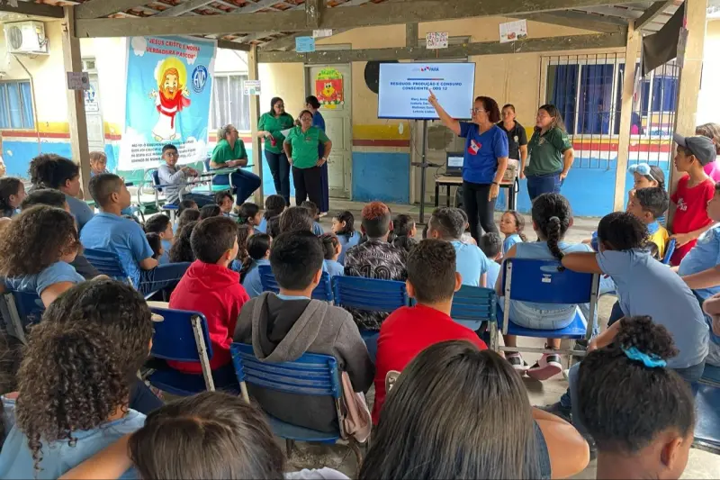 notícia: Palestra sobre educação ambiental para estudantes aborda descarte e consumo consciente
