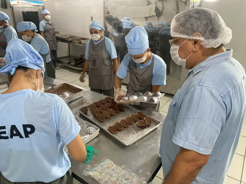 notícia: SEAP promove a alegria de mais de 2 mil crianças com distribuição de ovos da Páscoa