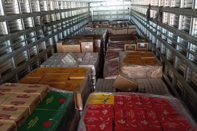 notícia: Sefa apreende mais de 10 mil garrafas de bebidas alcóolicas em Dom Eliseu  