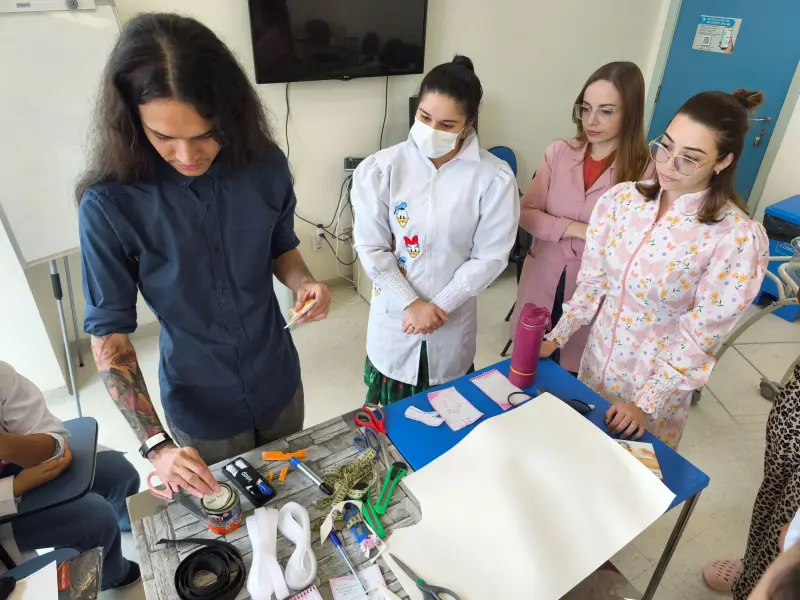 notícia: Santa Casa promove capacitação em tecnologia assistiva para recém-nascidos