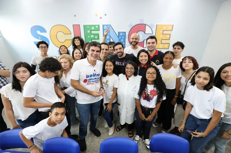 notícia: Governo entrega, em Icoaraci, a primeira escola bilíngue do Estado