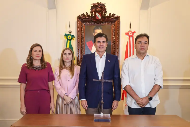 notícia: Governo do Pará recebe cruz usada na primeira missa celebrada no Brasil