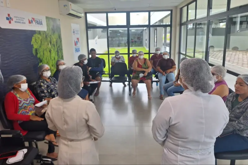 notícia: Grupo terapêutico reforça cuidado humanizado no Hospital Regional de Oriximiná