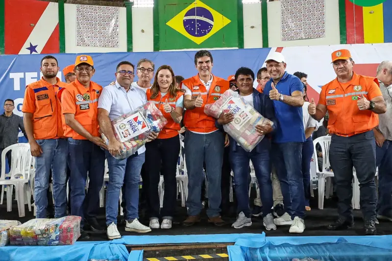 notícia: Governo do Pará entrega cestas de alimentos a famílias de Itaituba, Aveiro e Jacareacanga