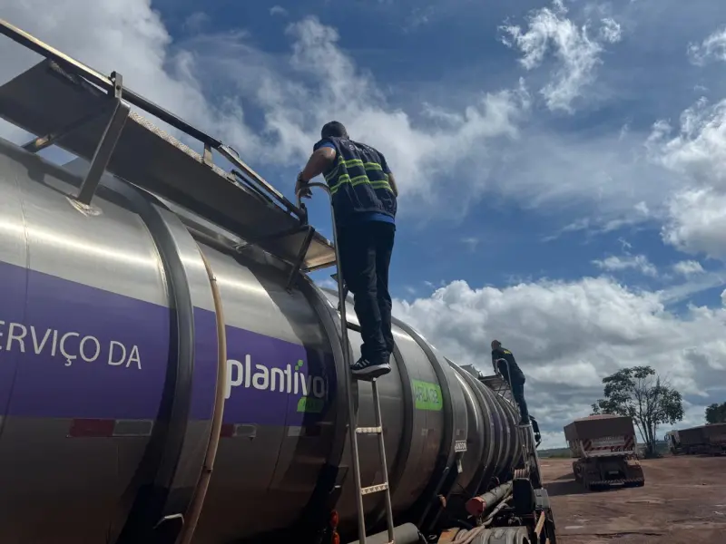 notícia: Sefa apreende semijoias, arroz e 45 mil litros de composto automotivo por irregularidade fiscal