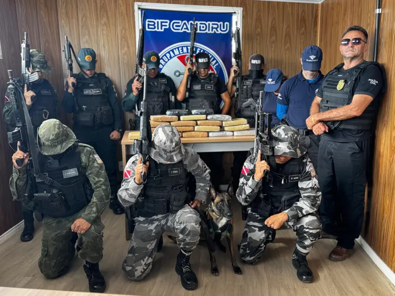 notícia: Fiscalização da Base Candiru apreende mais de 22kg de entorpecentes em Óbidos