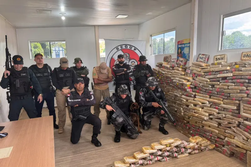 notícia: Agentes da Base Fluvial ‘Antônio Lemos’ apreendem quase meia tonelada de entorpecentes