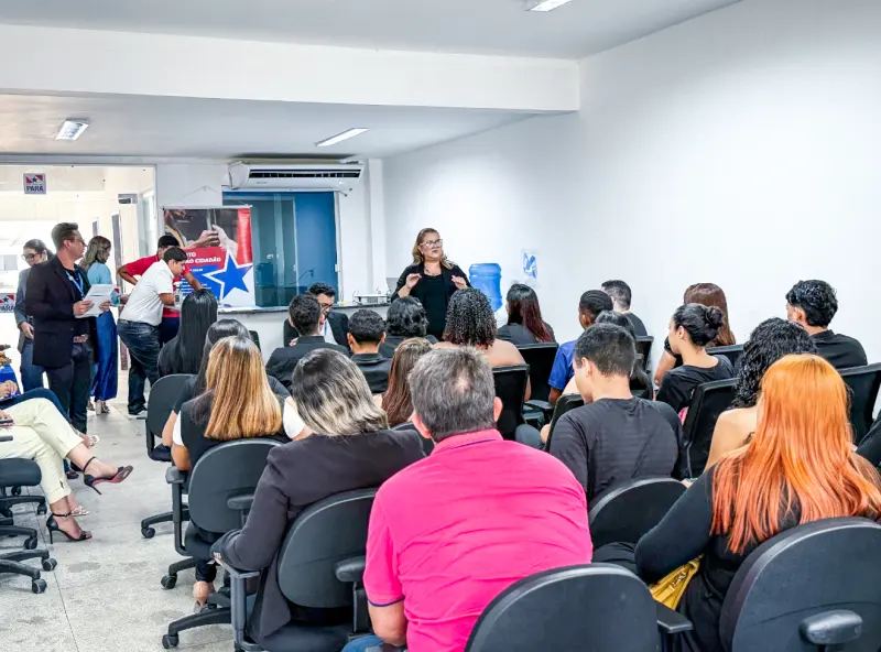 notícia: Fundação ParáPaz certifica alunos em curso gratuito de Auxiliar Administrativo