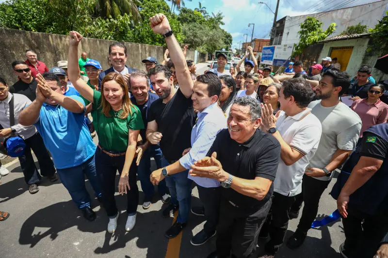 notícia: Governo do Pará entrega ruas asfaltadas e anuncia novas obras nos bairros da Pratinha e do Benguí, em Belém