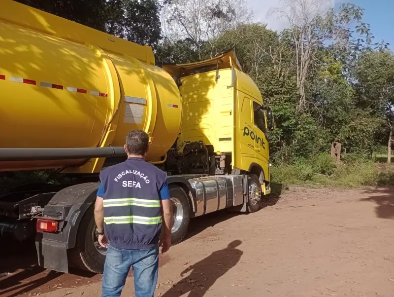 notícia: Secretaria de Estado da Fazenda apreende combustíveis, bolsas e sapatos de grife  