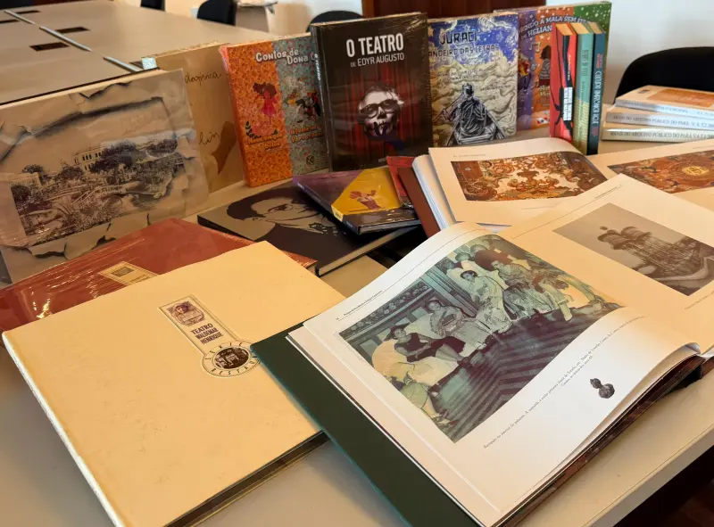 notícia: Secult faz doação de livros ao Complexo dos Mercedários da Universidade Federal do Pará 