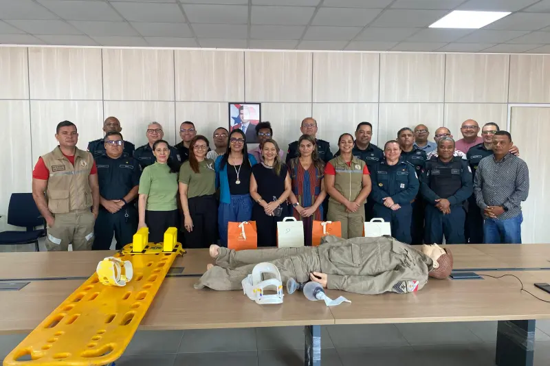 notícia: Curso de Primeiros Socorros e Combate a Incêndio capacita profissionais da Educação