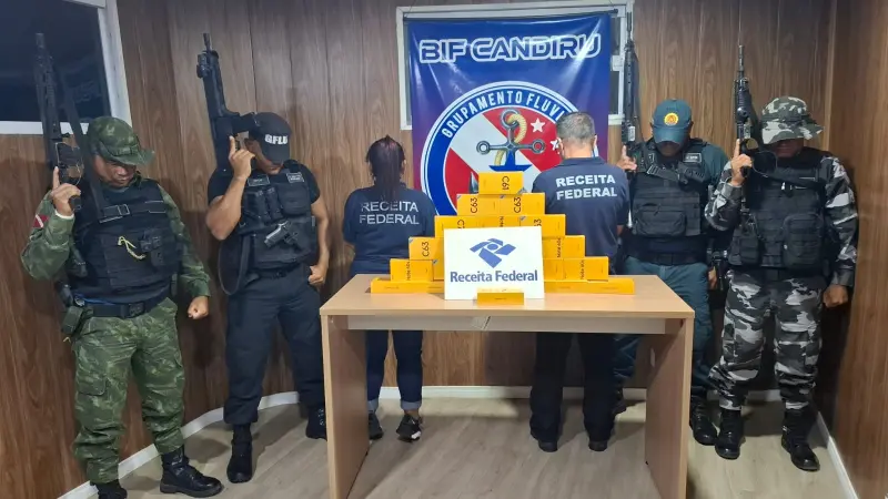 notícia: Ação integrada apreende celulares e semijoias com nota fiscal irregular na malha fluvial de Óbidos