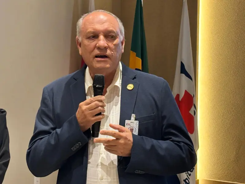 notícia: Ophir Loyola recebe masterclass nacional de cirurgia reconstrutora urogenital