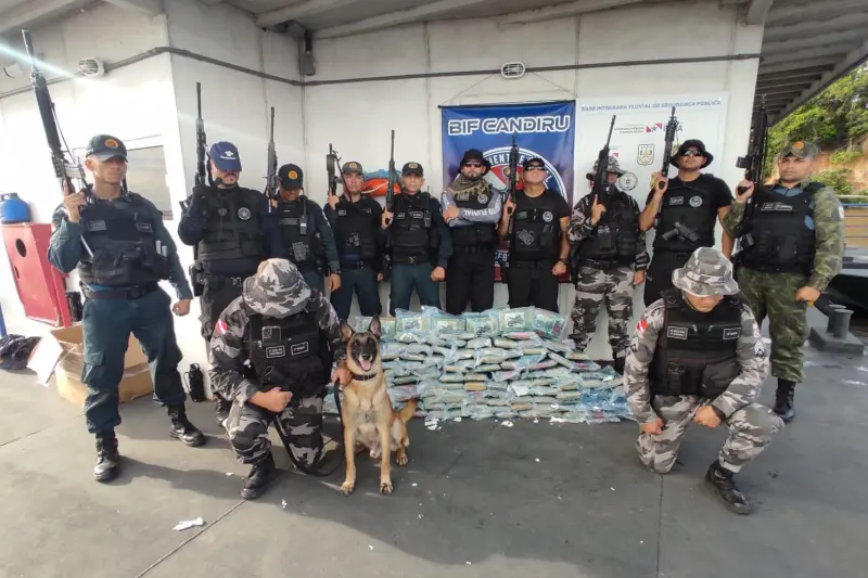 notícia: Base Fluvial Candiru apreende cerca de 130 quilos de drogas em fiscalização no Baixo Amazonas