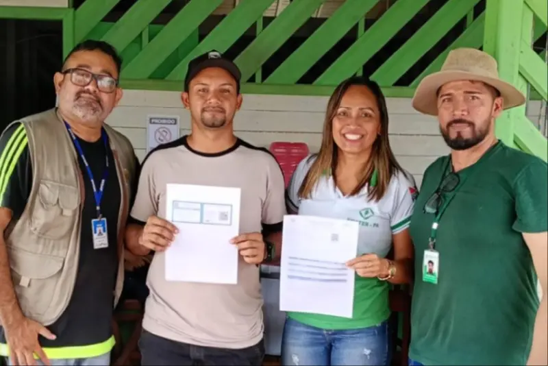 notícia: Emater e Sedap entregam CAFs para produtores rurais pelo programa Marajó Sustentável