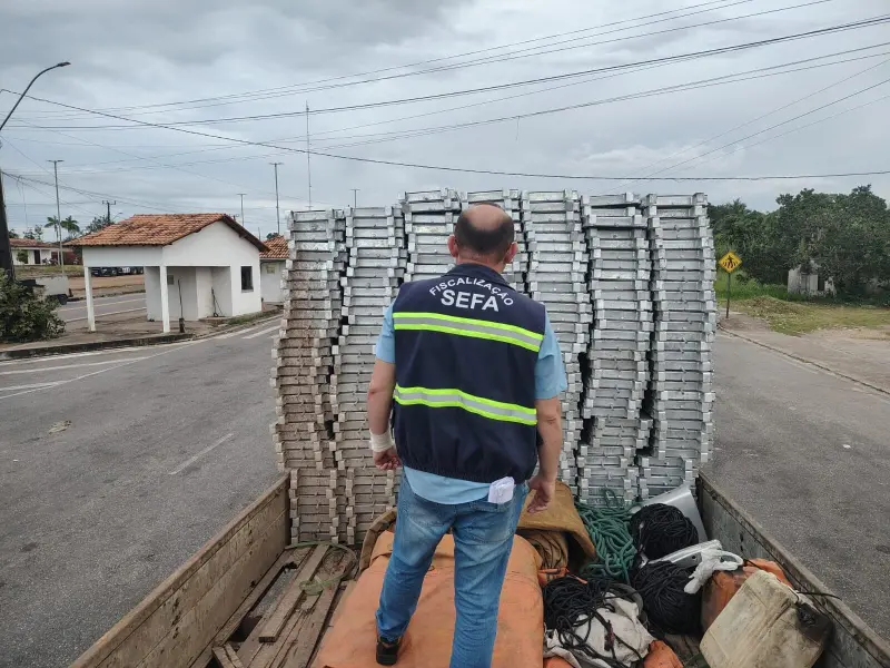 notícia: Sefa apreende eixos de embarcações e pisos metálicos