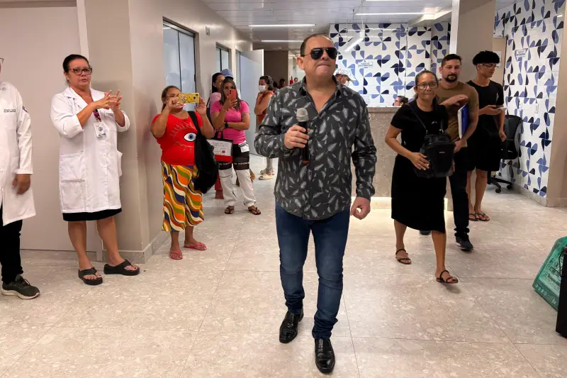 notícia: Projeto musical leva acolhimento aos pacientes do Ophir Loyola