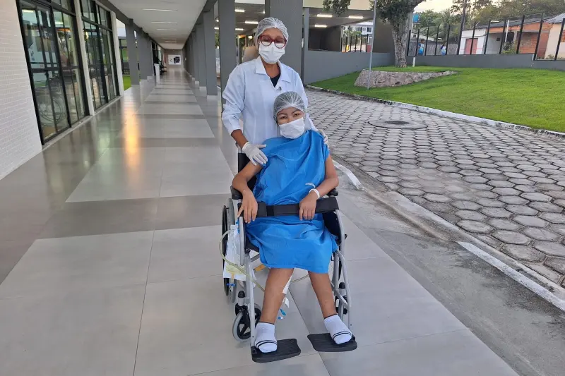 notícia: Hospital Regional de Oriximiná promove passeio terapêutico para pacientes do SUS