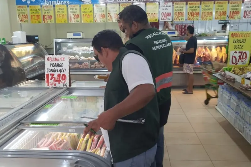 notícia: Adepará recolhe polpas de frutas clandestinas em supermercados de Tomé Açu