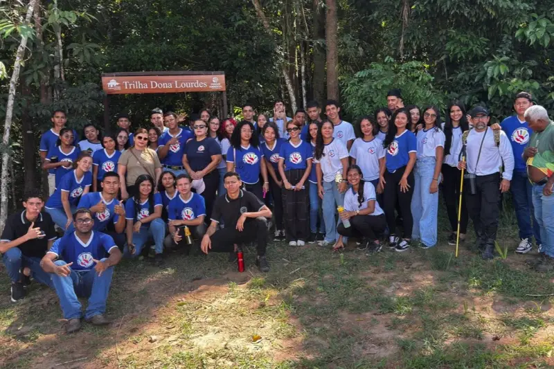 notícia: Estudantes do Ensino Médio participam de trilha ecológica no Parque Ambiental Natural João Anselmo