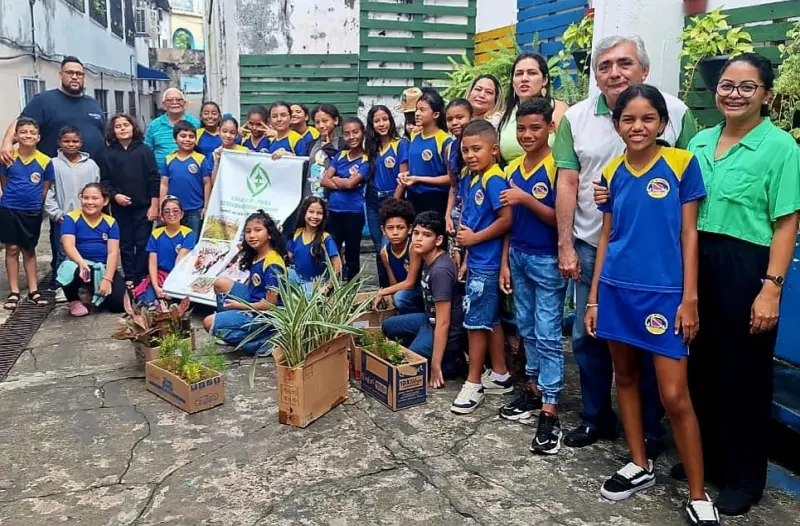 notícia: Com Semana do Meio Ambiente da Emater, Governo do Pará planta 10 mil futuras árvores
