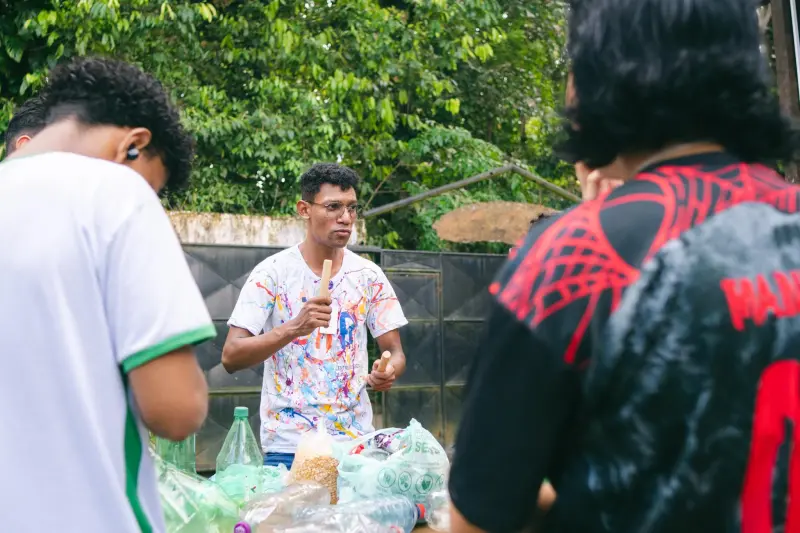 notícia: CIIR leva educação ambiental para 700 alunos da Escola Bosque, em Outeiro