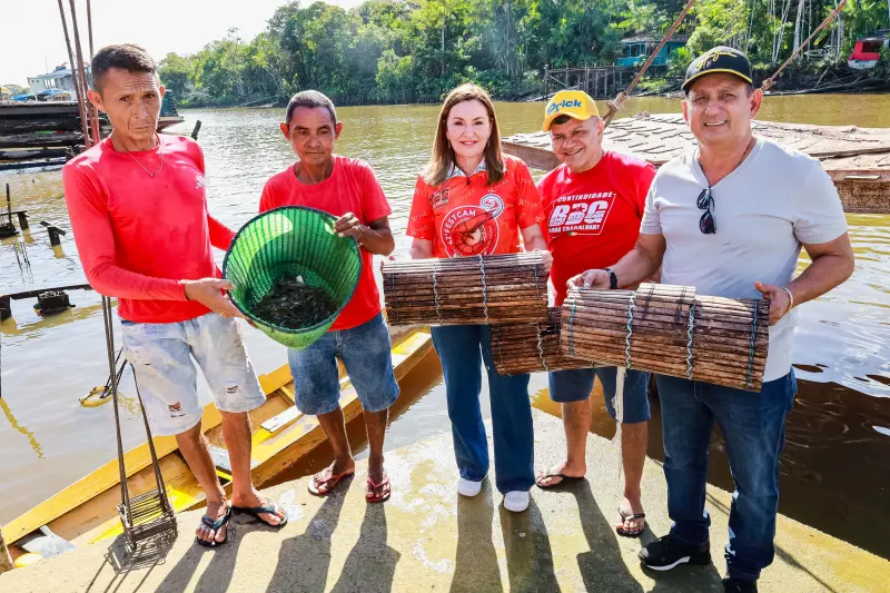 notícia: Vice-governadora Hana prestigia a 42° edição do Festival do Camarão, em Muaná