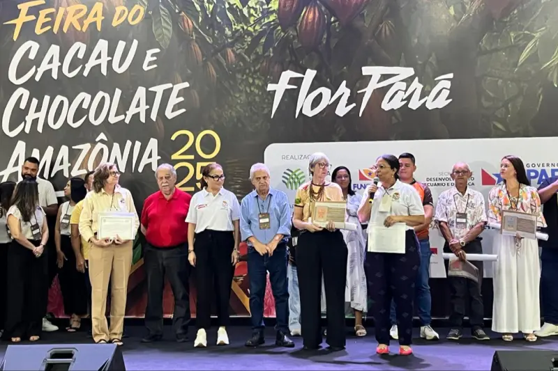 notícia: Adepará entrega certificados para duas agroindústrias de chocolate de Brasil Novo