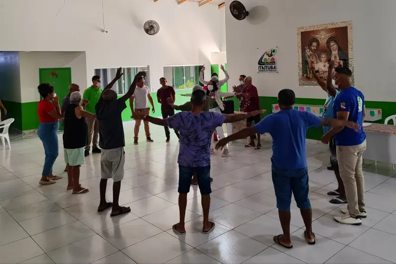 notícia: Hospital Regional do Tapajós leva ação de humanização ao abrigo municipal de Itaituba