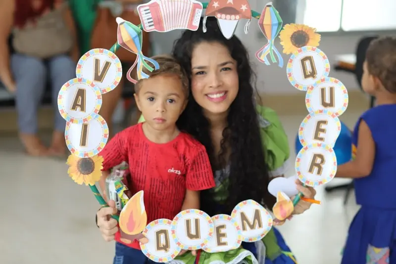notícia: Hospital de Clínicas celebra festa junina na pediatria e fortalece laços emocionais com os pacientes