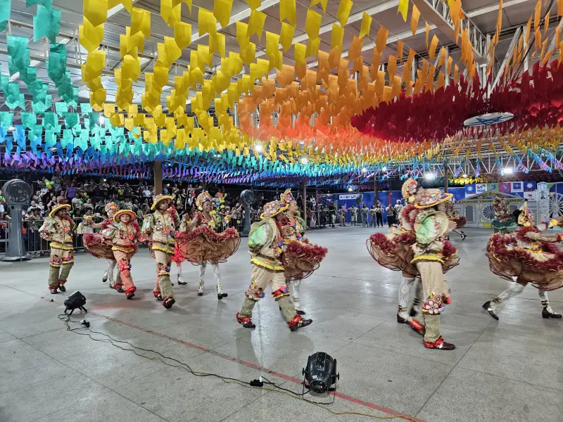 notícia: Dez quadrilhas juninas se apresentam neste sábado (14) pelo Concurso Estadual Junino