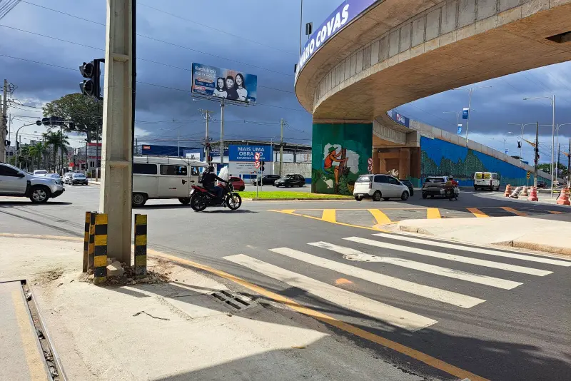 notícia: Detran reforça sinalização na área do viaduto da Avenida Mário Covas com Três Corações 