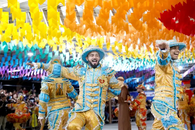 notícia: Quadrilhas de cinco municípios se apresentam em busca do título de campeã nesta terça-feira, 17