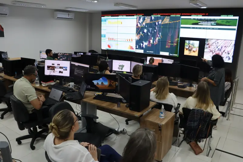 notícia: Semas apresenta políticas públicas e sala de monitoramento a embaixadas nórdicas 